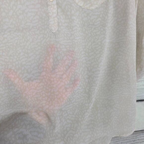 Maurices Cream Textured Roll Tab Sleeve Top L - Picture 4 of 8